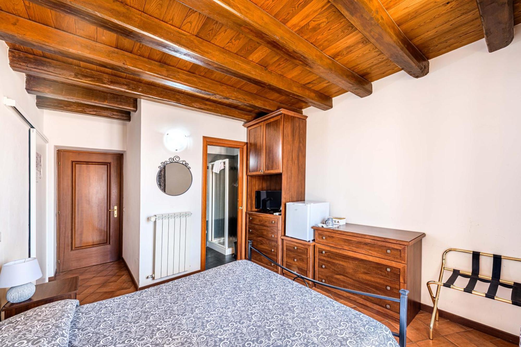 Bb Il Re Alla Reginella Guest House ローマ エクステリア 写真