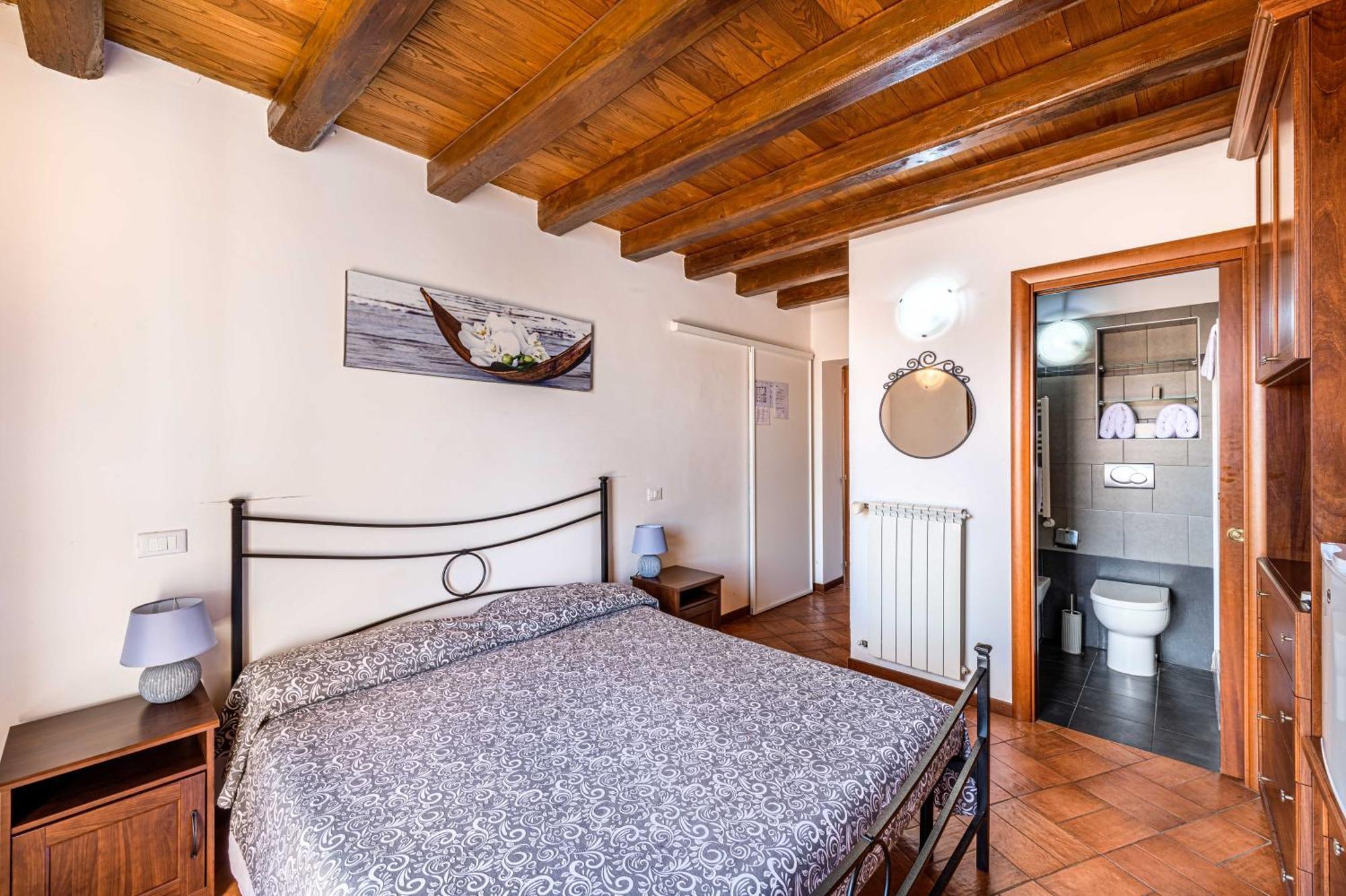 Bb Il Re Alla Reginella Guest House ローマ エクステリア 写真
