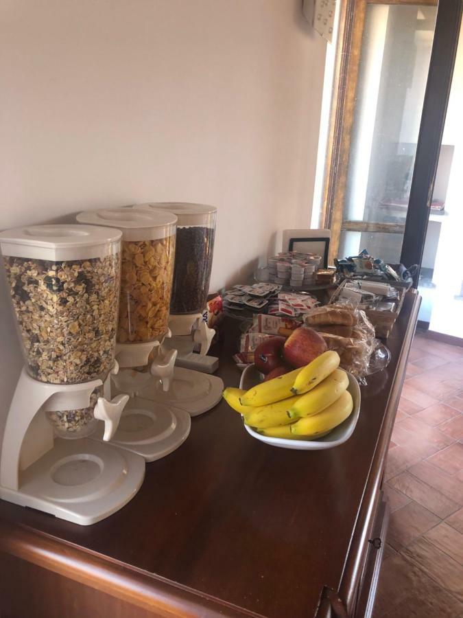 Bb Il Re Alla Reginella Guest House ローマ エクステリア 写真