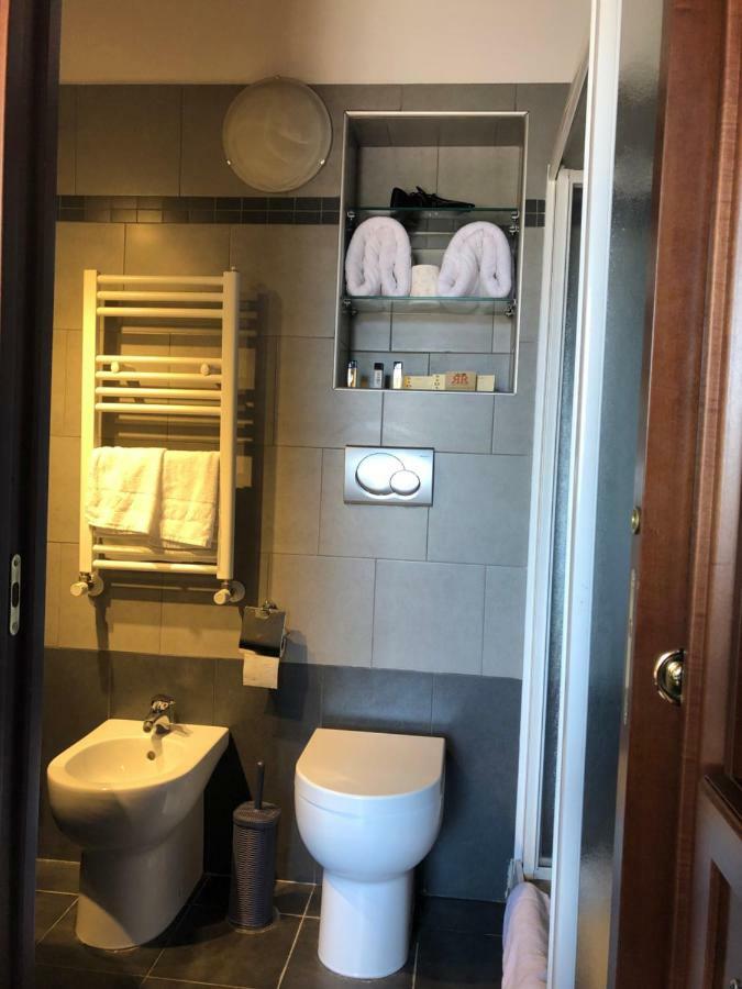 Bb Il Re Alla Reginella Guest House ローマ エクステリア 写真